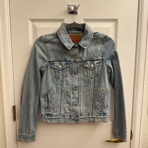 Levi’s denim jacket size xs